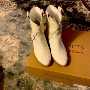 Coconuts by Matisse Bone Boots